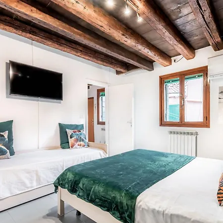 A Piazza San Marco Apartment *
